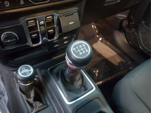 Used 2022 Jeep Wrangler Unlimited Sport w/ Sun And Sound Package image 25