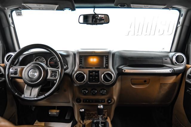 Used 2015 Jeep Wrangler Unlimited Sahara w/ Connectivity Group AWD/4WD image 17