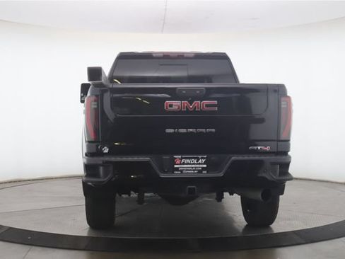 Used 2024 GMC Sierra 2500 AT4 w/ AT4 Premium Plus Package AWD/4WD image 11