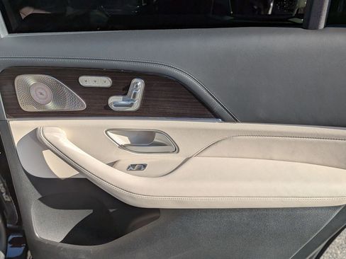 Certified 2025 Mercedes-Benz GLS 63 AMG 4MATIC image 36