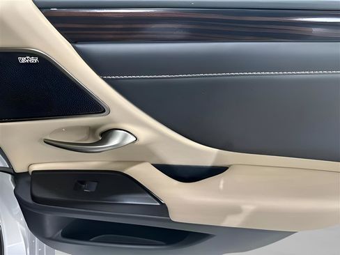 Used 2019 Lexus ES 350 w/ Accessory Package 2 FWD image 24