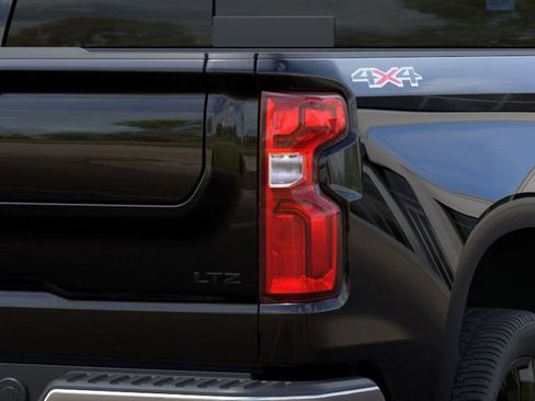 New 2026 Chevrolet Silverado 1500 LTZ w/ LTZ Premium Package AWD/4WD image 11