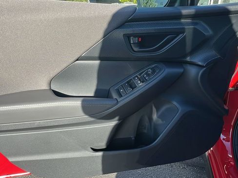 New 2025 Subaru Crosstrek 2.0i Premium image 19