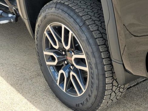 New 2026 GMC Sierra 1500 AT4 w/ AT4 Premium Package AWD/4WD image 7