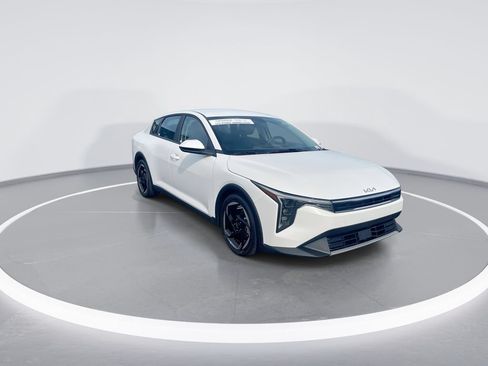 Used 2025 Kia K4 EX FWD image 2