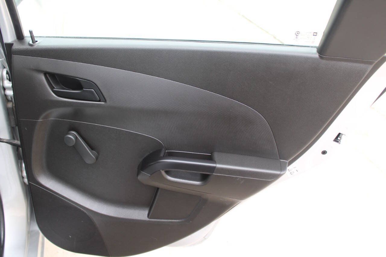 Used 2020 Chevrolet Sonic LT FWD image 9