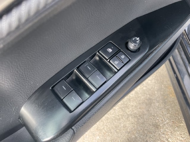 Used 2025 Toyota Camry SE FWD image 21