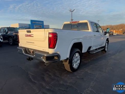Used 2024 GMC Sierra 3500 SLT w/ SLT Premium Package image 8