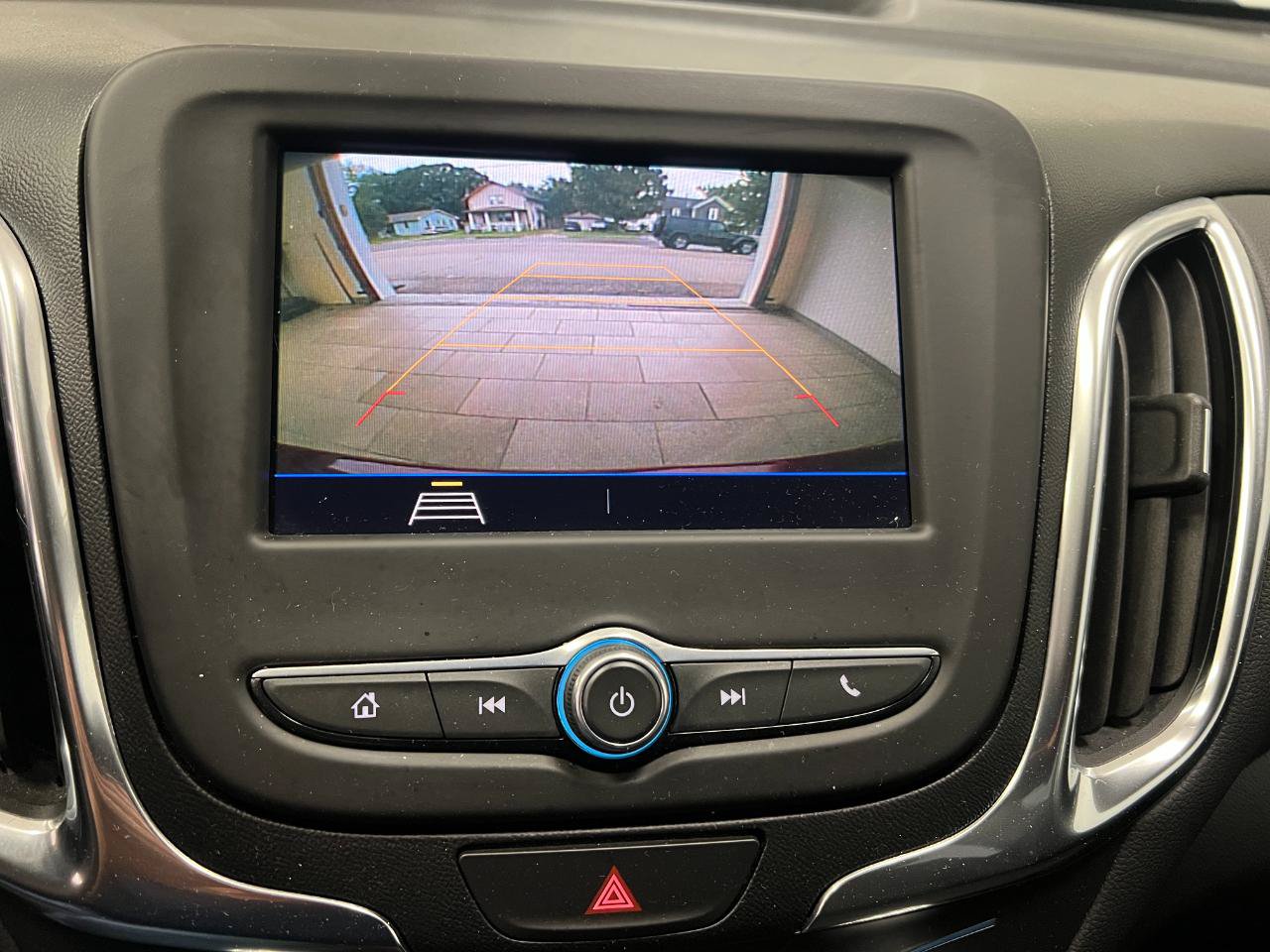 Used 2021 Chevrolet Equinox LT FWD image 59