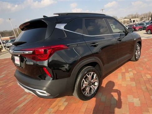 Used 2023 Kia Seltos EX image 9