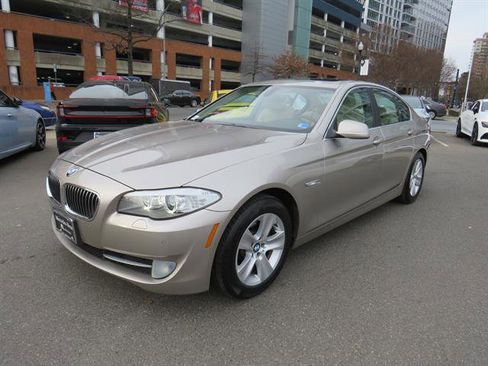 Used 2012 BMW 528i 528i image 1
