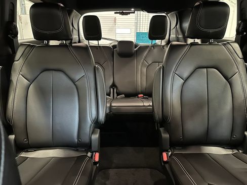New 2027 Chrysler Pacifica Select AWD/4WD image 28