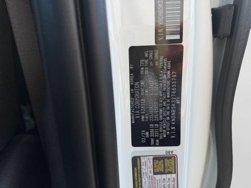 New 2026 Kia Carnival LX FWD image 24