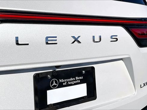 Used 2025 Lexus LX 600 4WD w/ Luxury Package image 9
