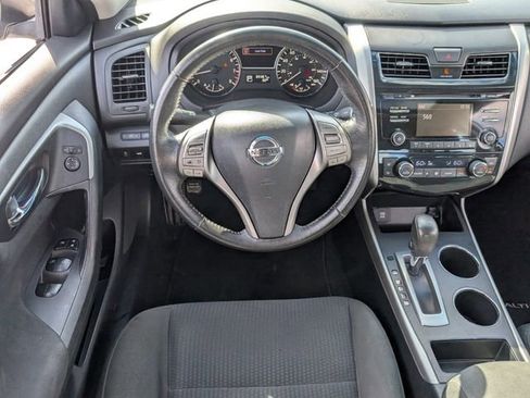 Used 2015 Nissan Altima 2.5 SV w/ Convenience Package image 13