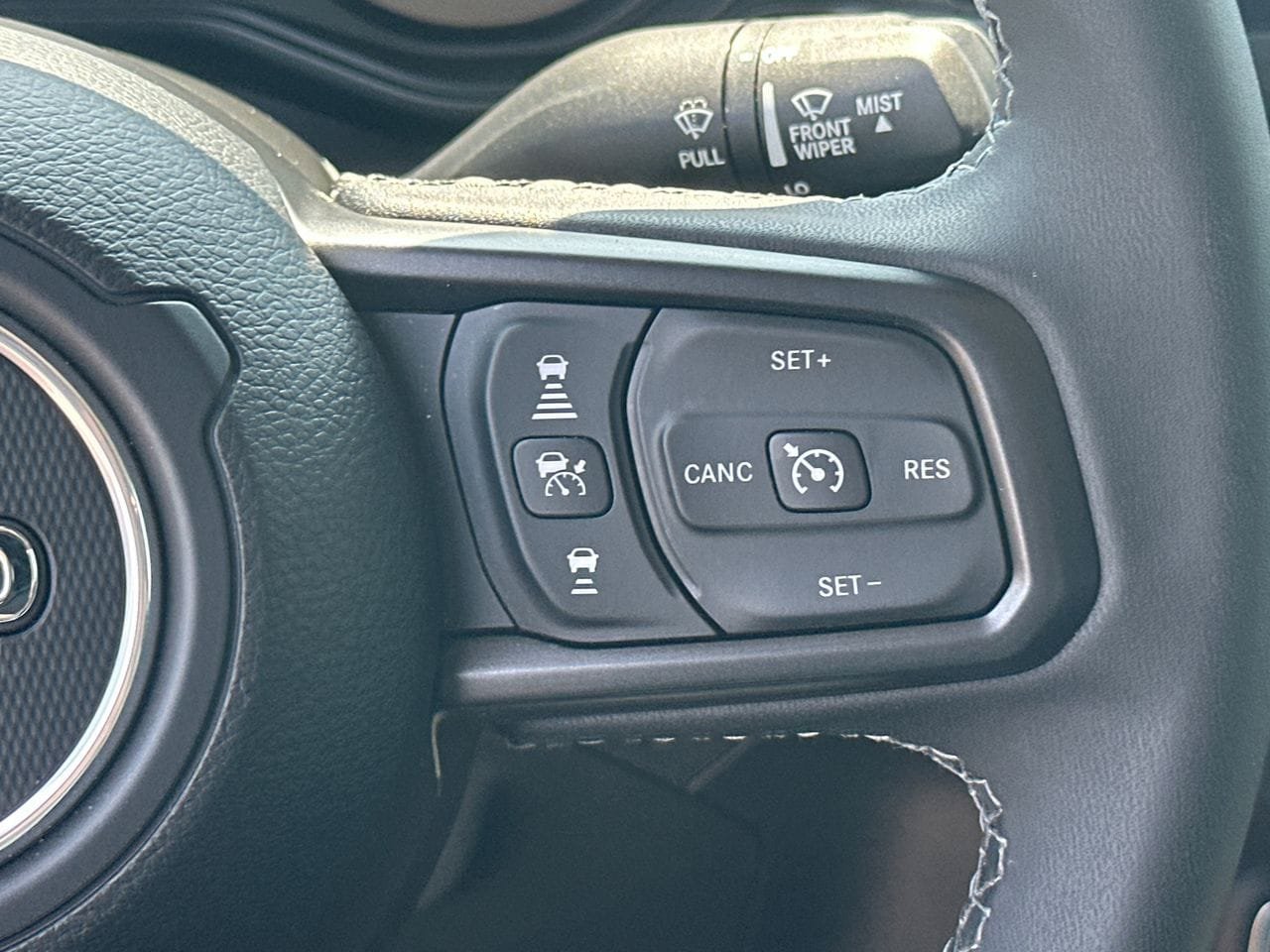 Used 2025 Jeep Gladiator Rubicon AWD/4WD image 25