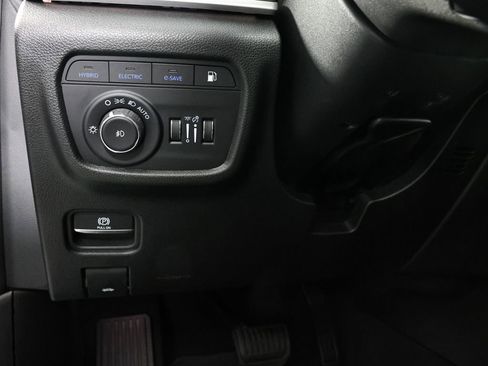 Used 2023 Jeep Grand Cherokee Limited image 19