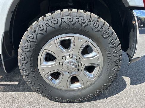 Used 2014 RAM 3500 Laramie w/ Convenience Group AWD/4WD image 14