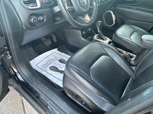 Used 2015 Jeep Renegade Limited AWD/4WD image 10