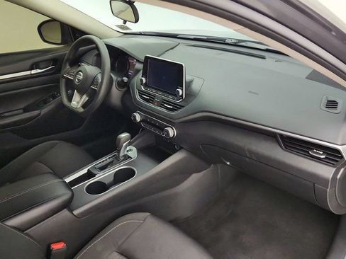 Used 2022 Nissan Altima 2.5 SV FWD image 24
