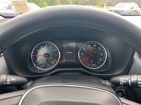 Used 2021 Toyota RAV4 XLE Premium image 11