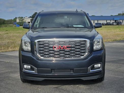 Used 2019 GMC Yukon Denali w/ Denali Ultimate Package image 2
