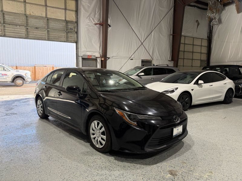 Used 2023 Toyota Corolla LE FWD image 3