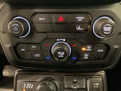 Used 2023 Jeep Renegade Latitude image 19