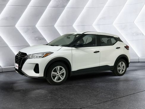Used 2024 Nissan Kicks S FWD image 3