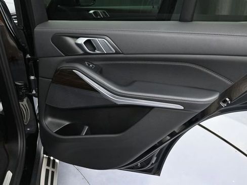 Used 2023 BMW X5 xDrive40i AWD/4WD image 32