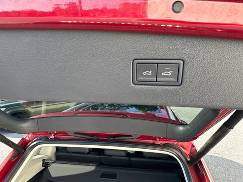 Used 2019 Volkswagen Tiguan SEL Premium AWD/4WD image 11