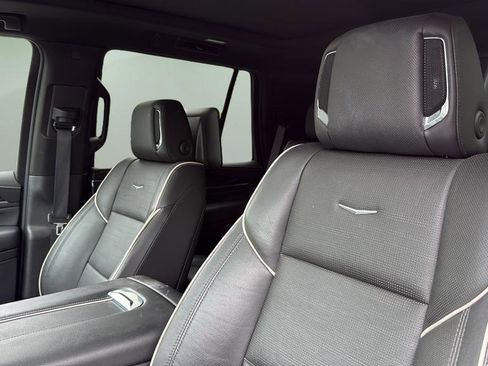 Used 2021 Cadillac Escalade Sport w/ Driver Assist Tech Package AWD/4WD image 12