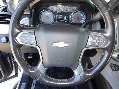 Used 2018 Chevrolet Suburban LT w/ Luxury Package image 12