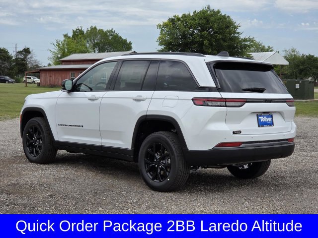 New 2026 Jeep Grand Cherokee Altitude RWD image 4
