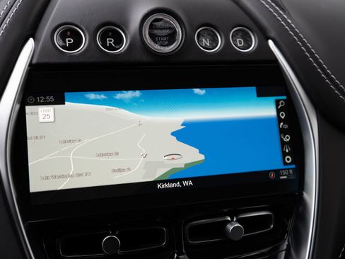 Used 2021 Aston Martin DBX image 21