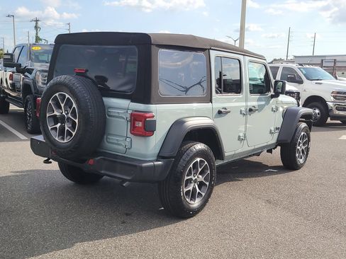 Used 2024 Jeep Wrangler Unlimited Sport AWD/4WD image 4