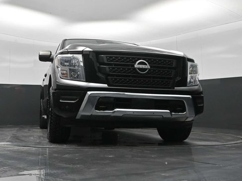 Used 2023 Nissan Titan SV w/ SV Convenience Package image 19