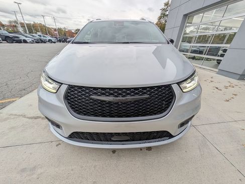 New 2026 Chrysler Pacifica Limited w/ S Appearance Package image 9