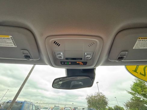 Used 2021 Chevrolet Malibu LT image 32