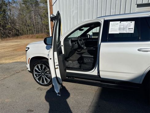 Used 2025 Cadillac Escalade Premium Luxury w/ Touring Package image 13