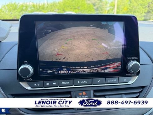 Used 2025 Nissan Altima 2.5 SV FWD image 23