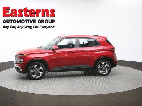 Used 2022 Hyundai Venue Limited image 58