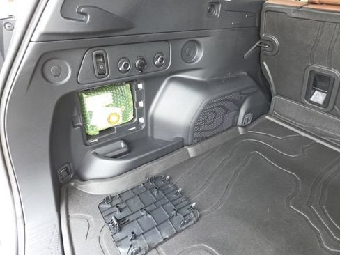 Used 2025 Subaru Forester Touring AWD/4WD image 23