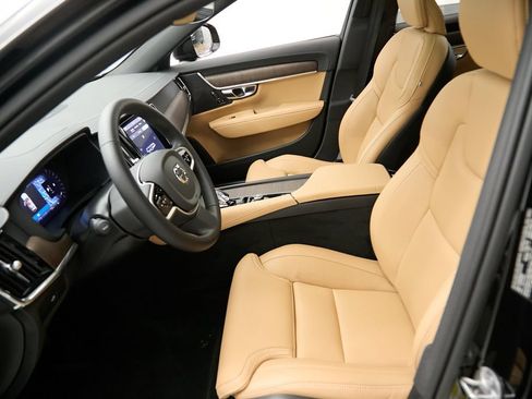Certified 2025 Volvo V90 B6 Cross Country Ultra AWD/4WD image 15