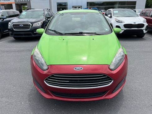 Used 2015 Ford Fiesta SE w/ Comfort Package FWD image 4