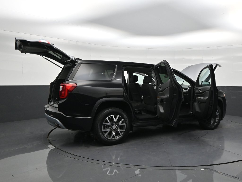 Used 2023 GMC Acadia SLE FWD image 28