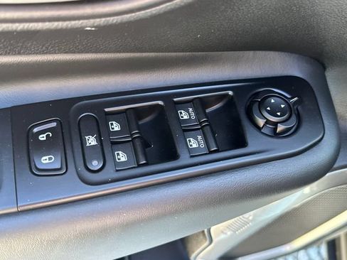 Used 2023 Jeep Renegade Limited w/ Sun/Sound Group AWD/4WD image 26