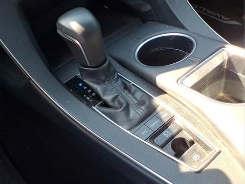 Used 2019 Toyota Avalon XSE w/ All Weather Liner Package FWD image 11