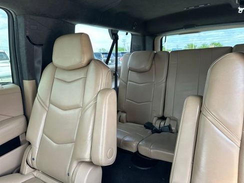 Used 2019 Cadillac Escalade ESV Platinum AWD/4WD image 21