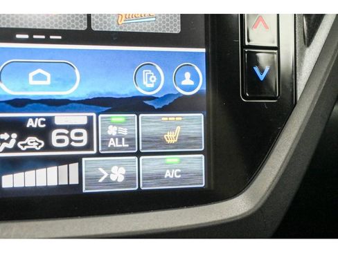 Used 2026 Subaru Forester Premium AWD/4WD image 30
